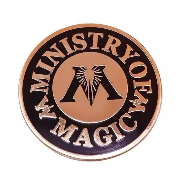 Ministry of Magic pin Harry Potter Hogwarts Minister flair enamel badge - Picture 1 of 2